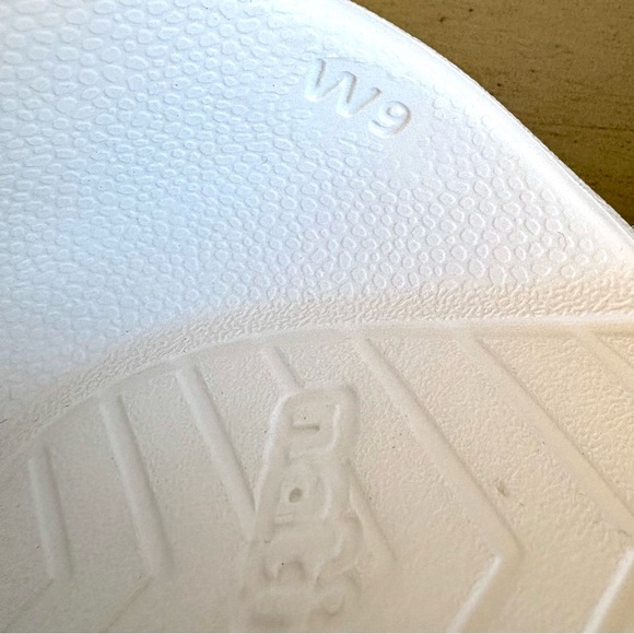 Native Audrey Shell White D-Orsays Women 9 Pointed Toe Flats Shoes Business - Picture 12 of 14